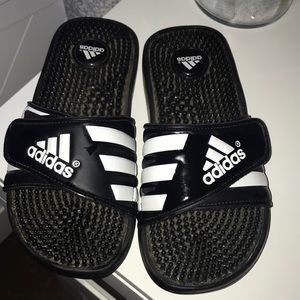 Kids adidas slides